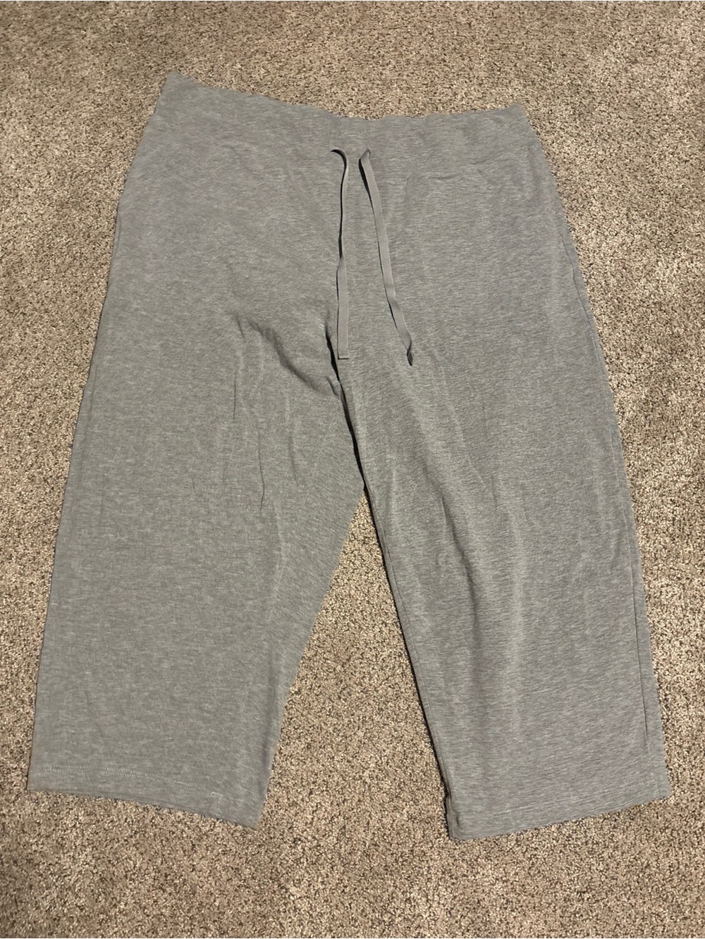 Athletic Works Women's Gray Cropped Lounge Pants